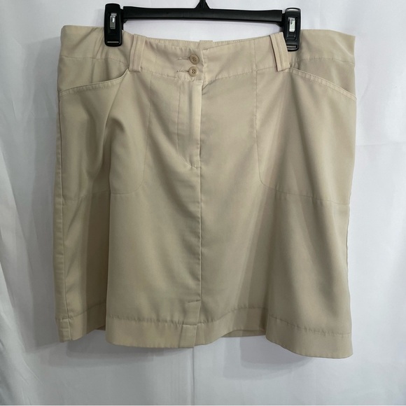 Ixspa Women’s Khaki Skort Size 14 Athleisure Performance Golf Minimalist - Picture 1 of 4